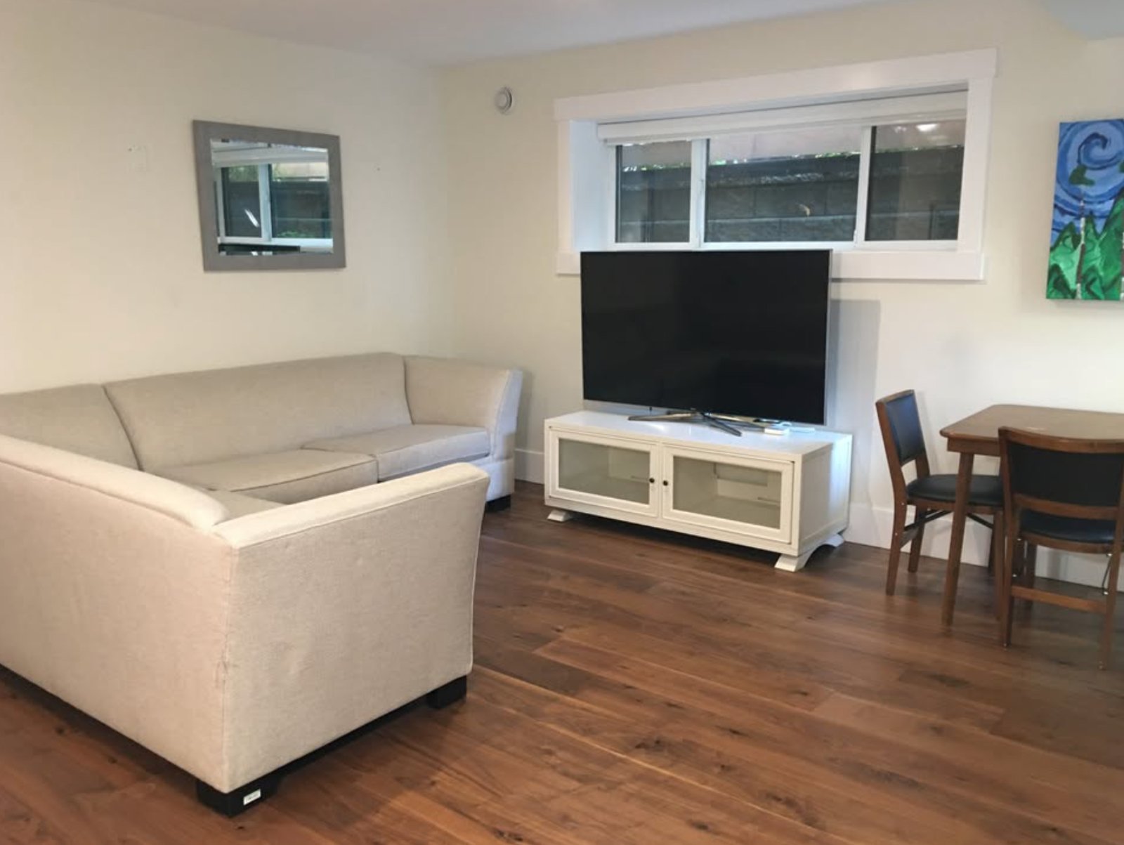 2 Bedroom Apartment for Rent - 358 11th St E, North Vancouver, BC 2